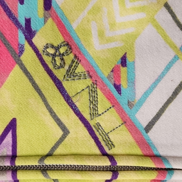 TNA hoodie - Picture 2 of 8